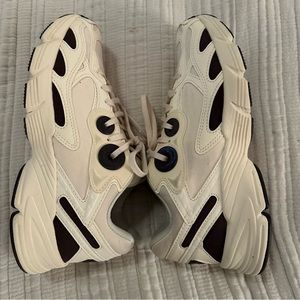 ADIDAS Astir Sneaker